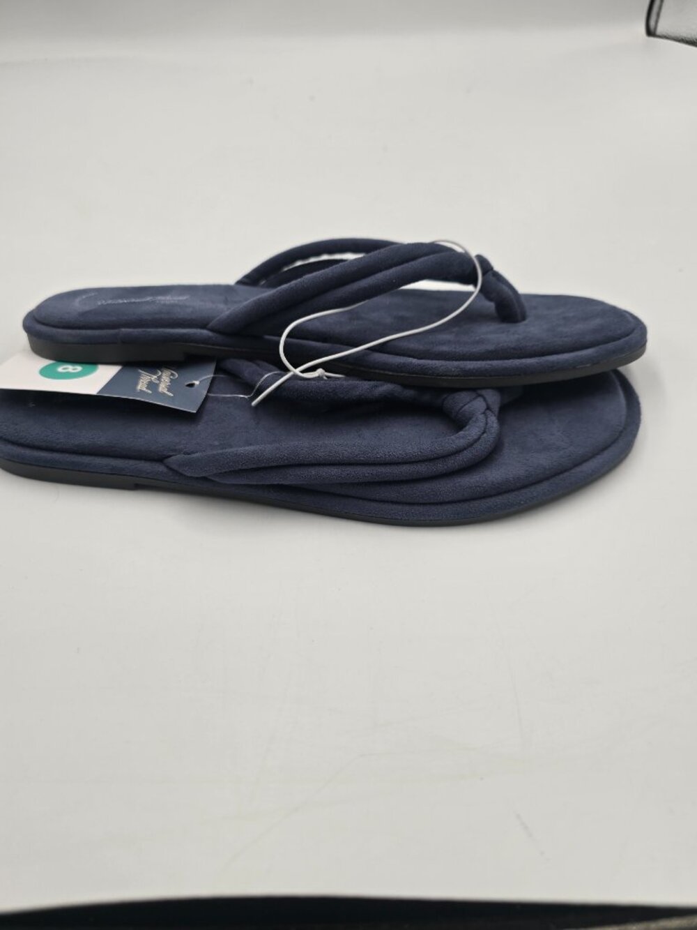 Universal Thread Sandal - Picture 2 of 3